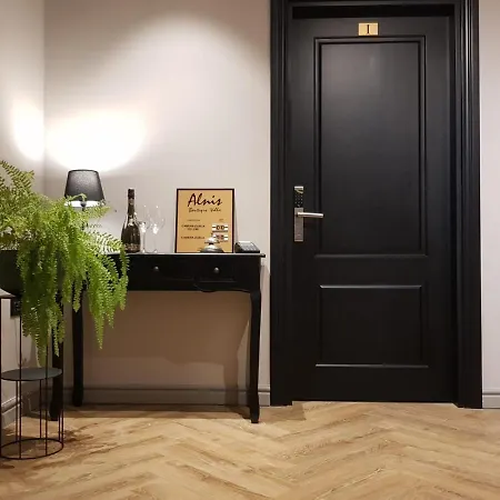 Alnis Boutique Hotel 4*